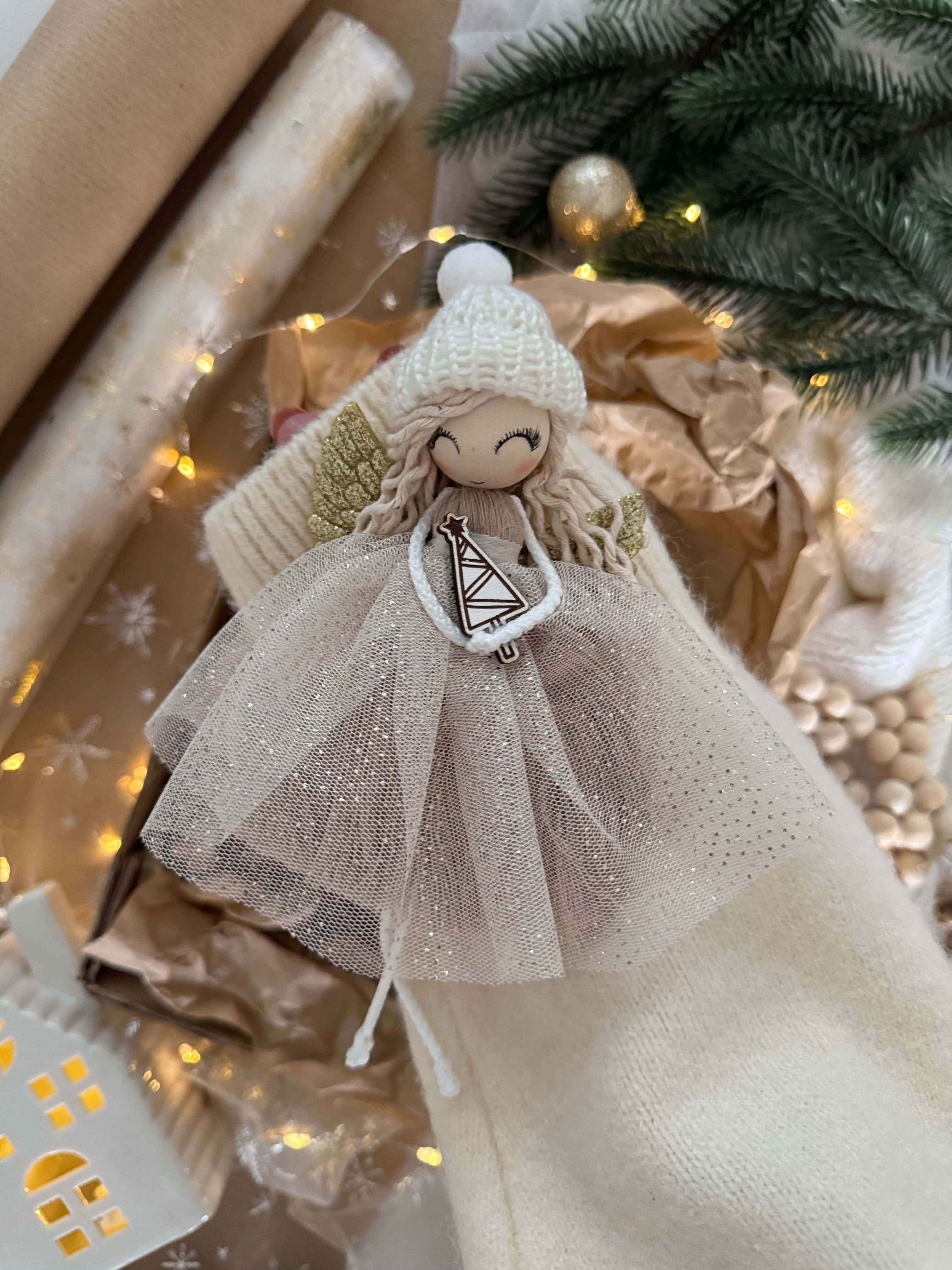 Aniołek na choinkę beżowy